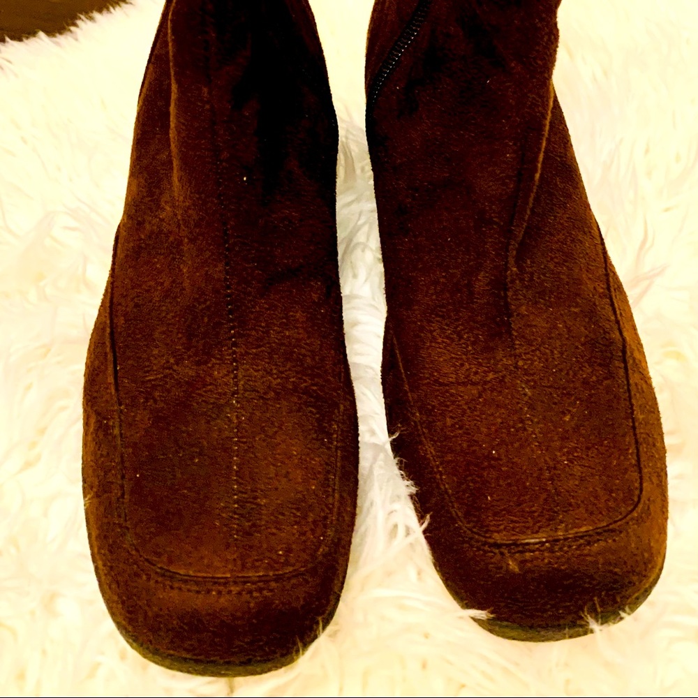 Faded Glory Brown suede ankle boots size 7💕